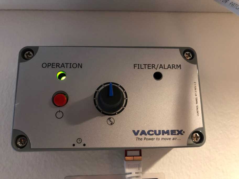 Ventilationsanlæggets betjeningspanel